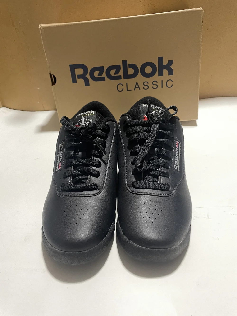 Reebok Classic Princess Womens Black Leather Sneakers Size 10
